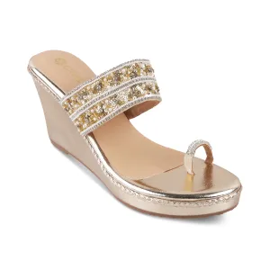 AHILYA- GOLD KOLHAPURIS