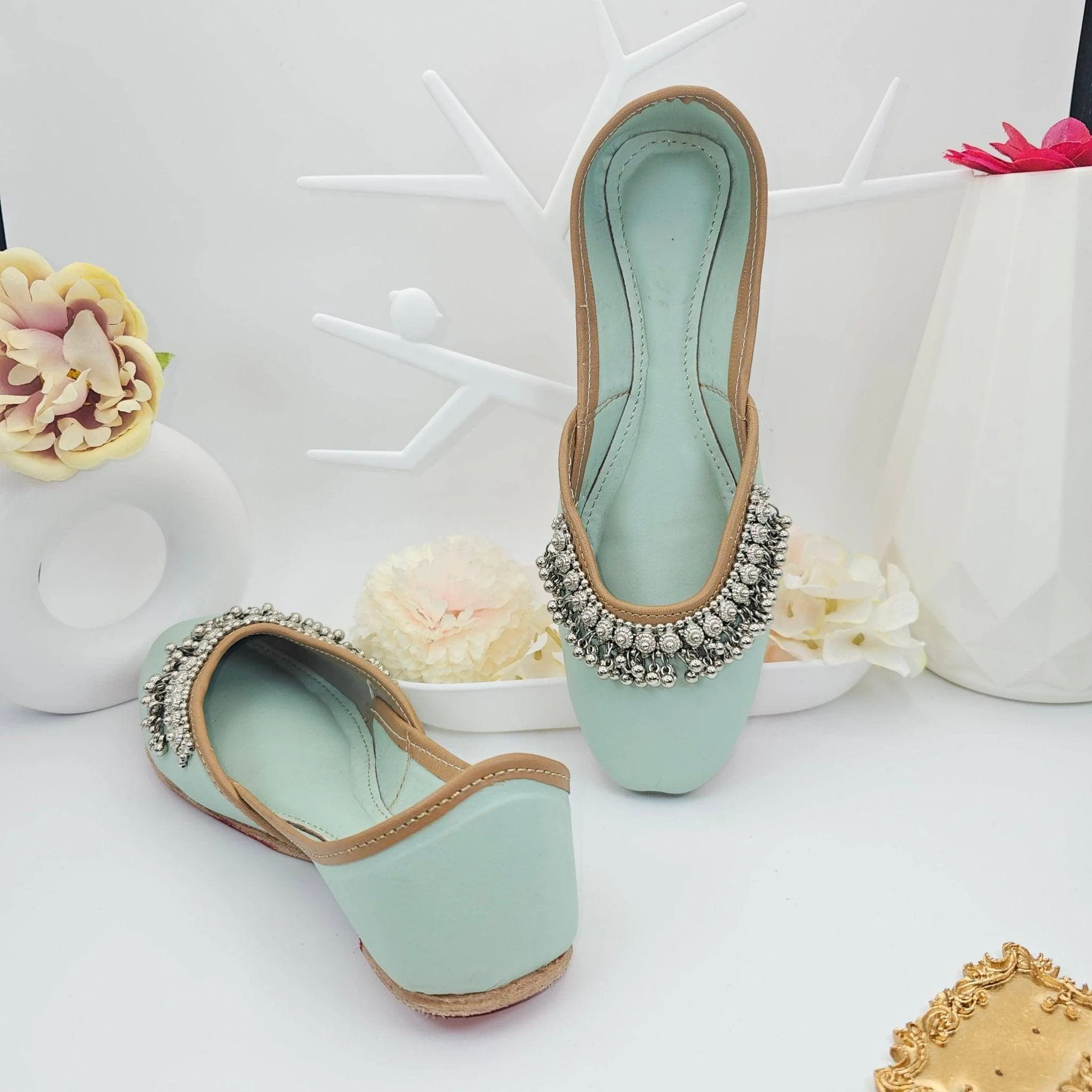 Gauhar - Mint Green Leatherett Jutti
