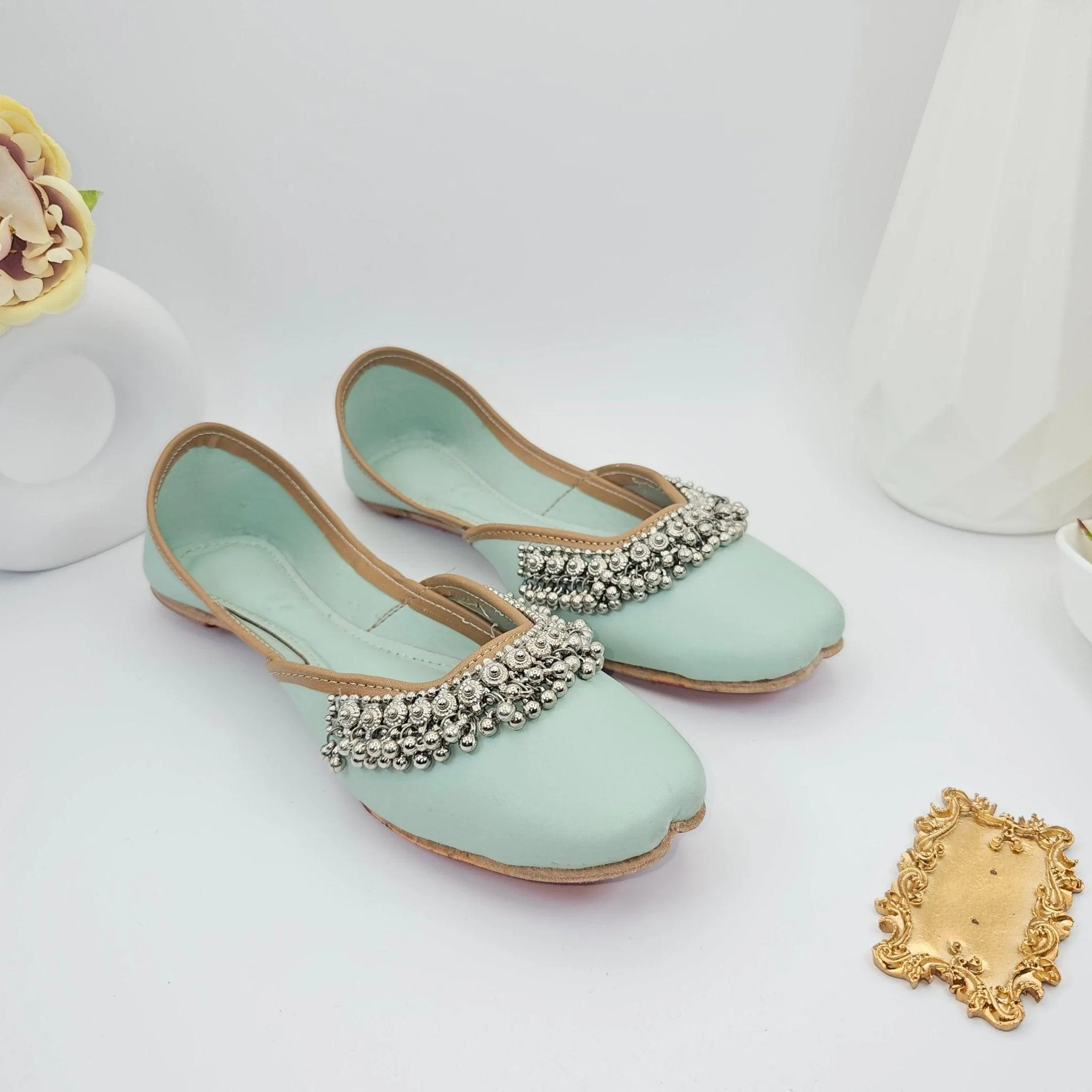 Gauhar - Mint Green Leatherett Jutti