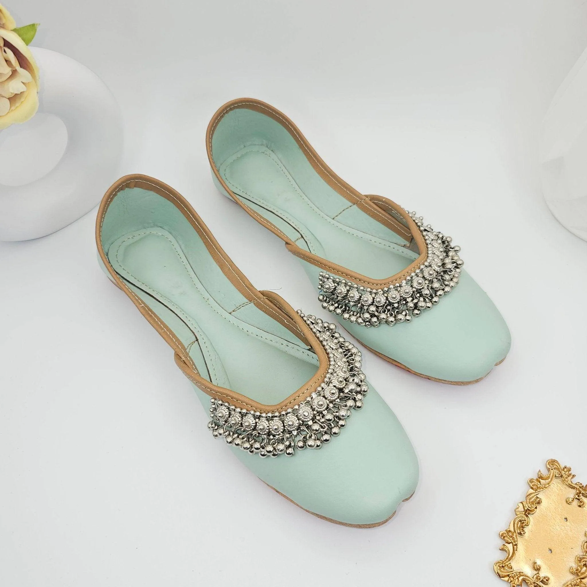 Gauhar - Mint Green Leatherett Jutti