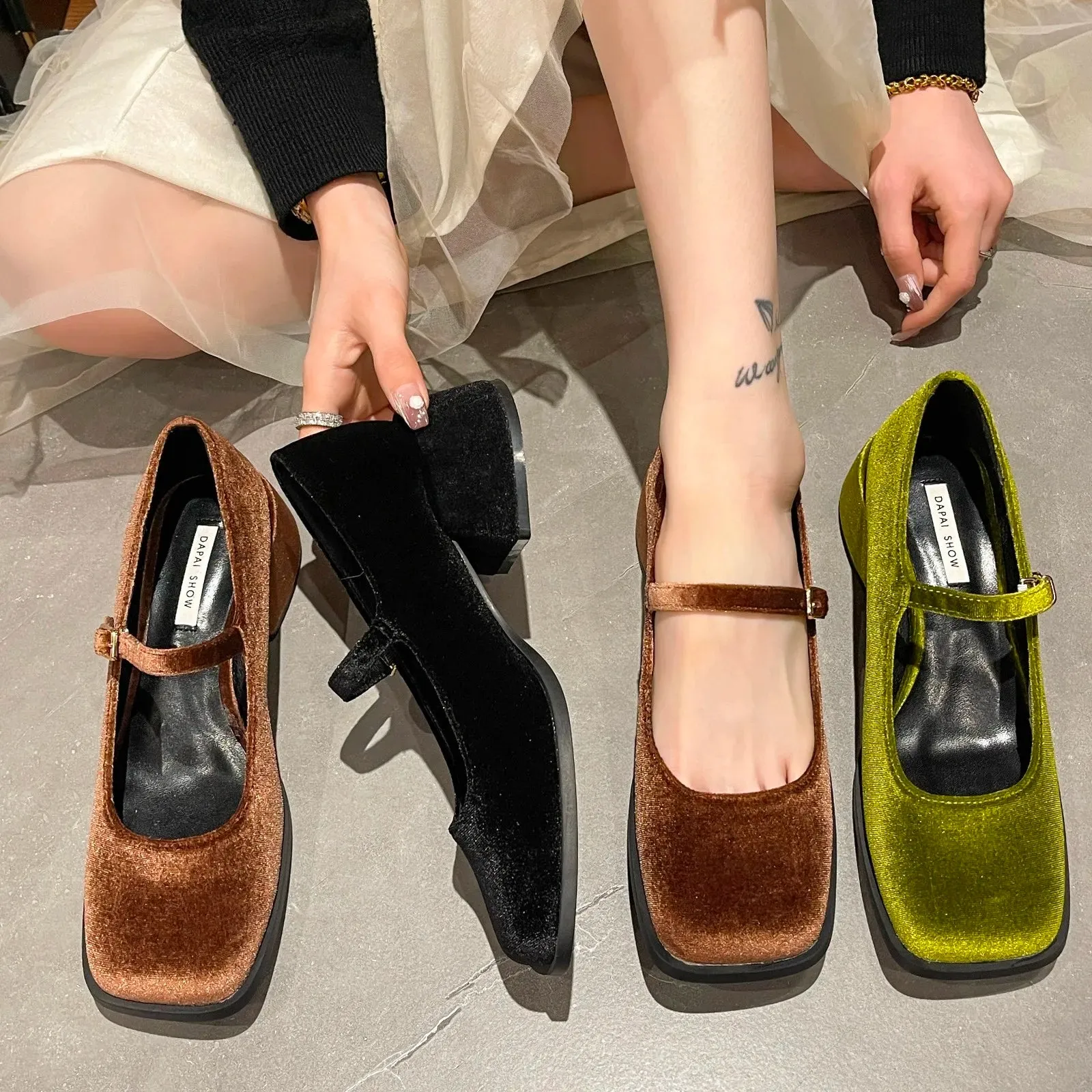 Hnzxzm Mary Janes Shoes Female Golden Velvet New Square Toe College Style Casual Pumps Fashion Shallow Buckle Shoes High Heel Shoes