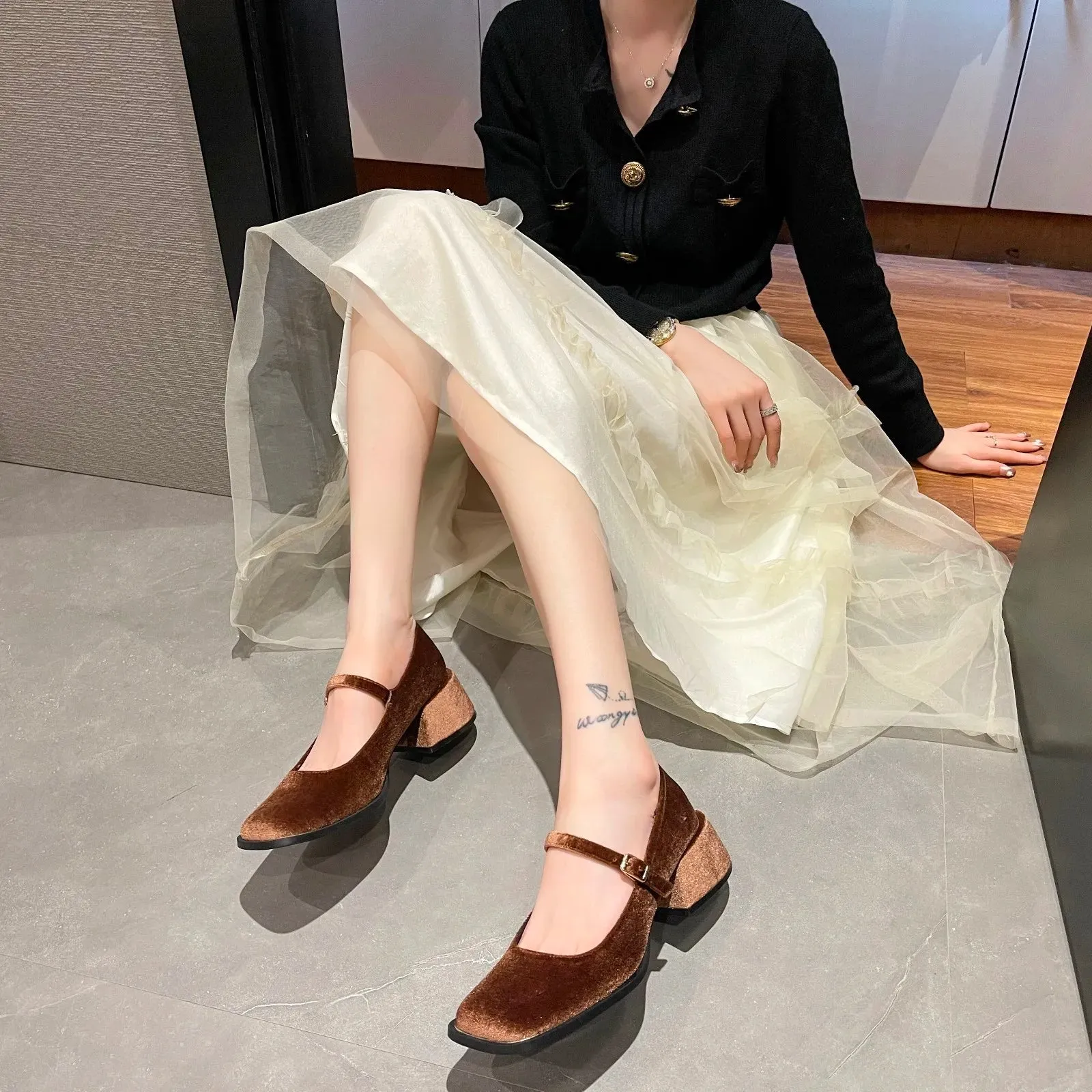 Hnzxzm Mary Janes Shoes Female Golden Velvet New Square Toe College Style Casual Pumps Fashion Shallow Buckle Shoes High Heel Shoes