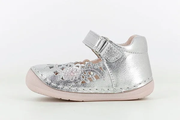 Pablosky Kids Silver Leather First Steps Girls Sandal - 090650